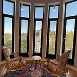 Deribasovskaya 12 * Odesa