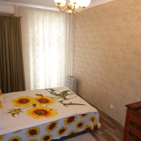 Deribasovskaya 12 * Odesa