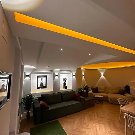 Apartment Deribasovskaya 12
