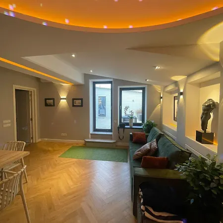 Apartment Deribasovskaya 12 *