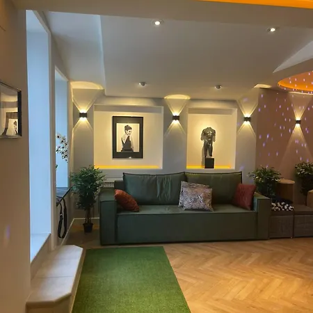 Apartment Deribasovskaya 12 *